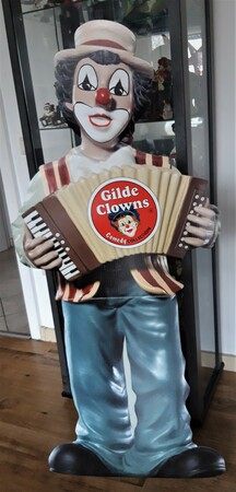 Aufsteller 17   Pappaufsteller Gilde Clown ca. 1,50 m