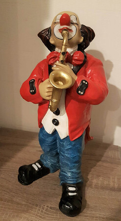 35115-1.A   Clown mit Saxophon   1986