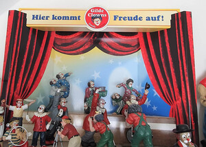 90495   Pappmanege Display   2007