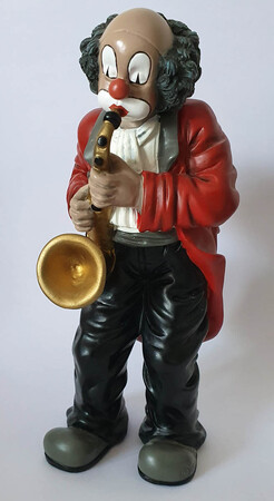 35417   Saxophonist   1994
