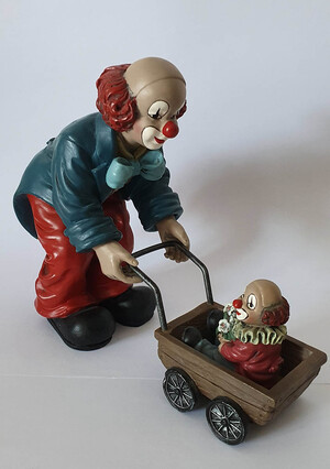 35034   Babysitter mit Kinderwagen   2005