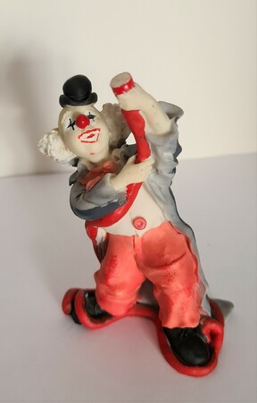 V 027   Clown mit Spritzenschlauch