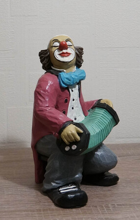 9071.80   Clown mit Zerwanst, rot