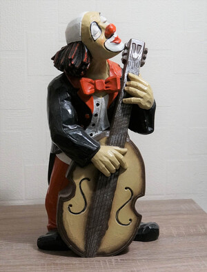 35230-1   Clown mit Bass bzw. Cello   1989