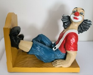 35237-1.B   Buchstütze, Clown sitzend, blaue Hose; offene AUGEN   1992
