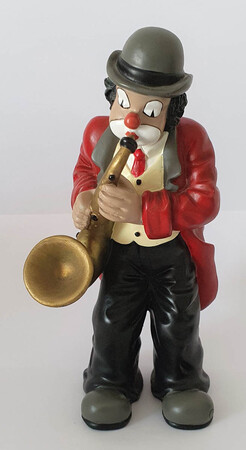 35757   Saxophonist   1998